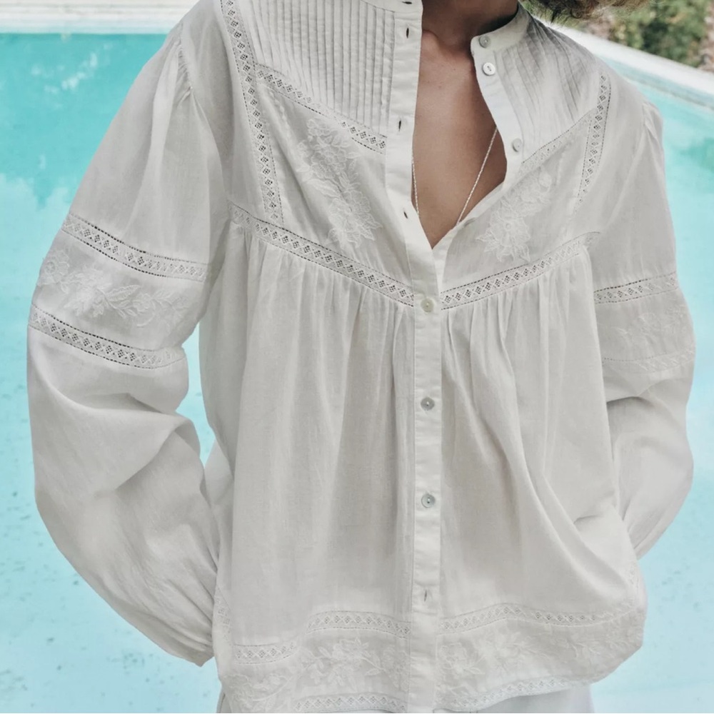 NWT. Zara ZW Collection White Embroidered Romantic Blouse. Size M